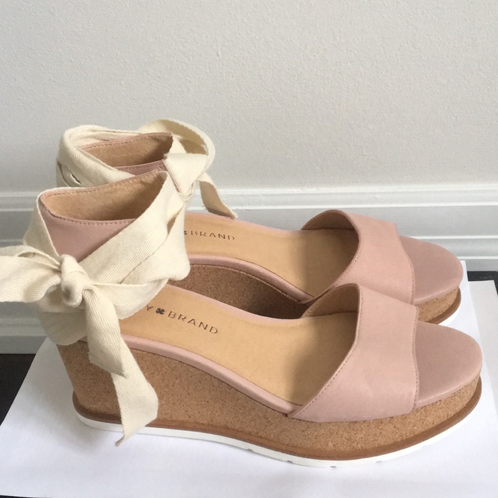 Lucky Brand pink sandals